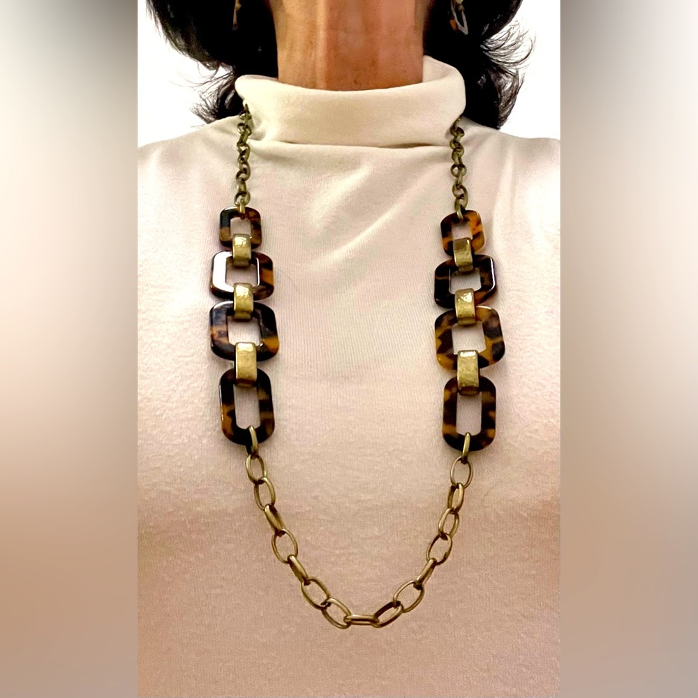 Elegant Tortoise Shell Necklace and Earring Set